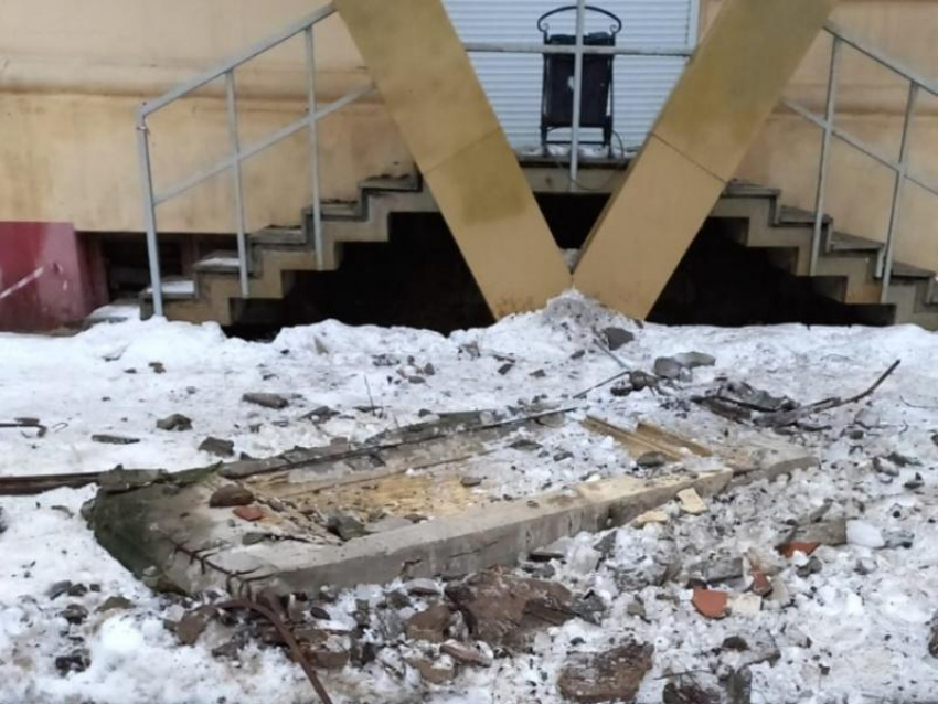 Чередой падающих балконов в Воронеже заинтересовался следственный комитет