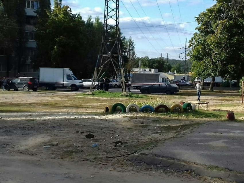 Опубликованы снимки с места задержания мужчины, расстрелявшего семью и пристава 