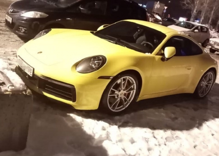 Легендарный Porsche намекнул на несостоятельность владельца в Воронеже 