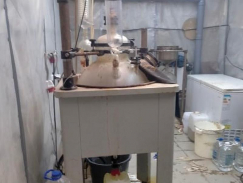 Подвальный наркодилер заинтересовал полицию в Воронеже