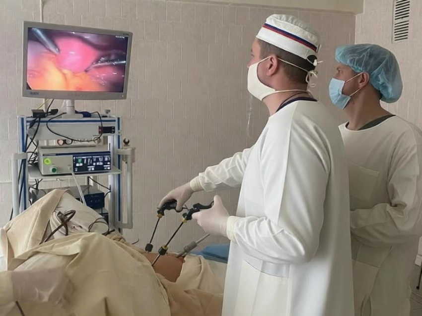 Опухоль размером с доношенную беременность обнаружили у девочки-подростка в Воронеже