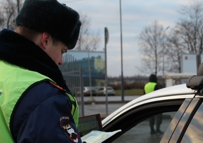 В Воронеже поймали водителя Mercedes, сбившего полицейского на Вогрэсе 