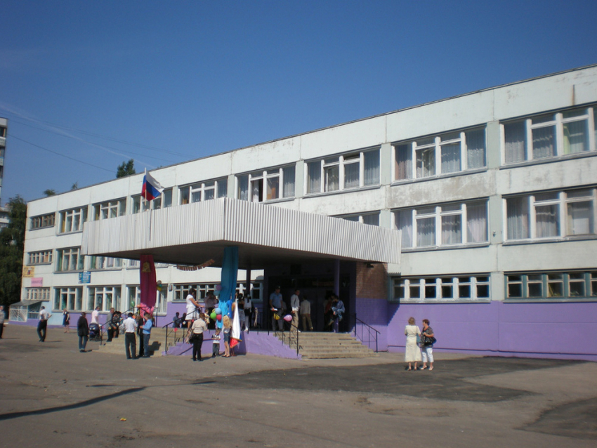В Воронеже за год стало меньше на 10 школ, где обучаются в две смены