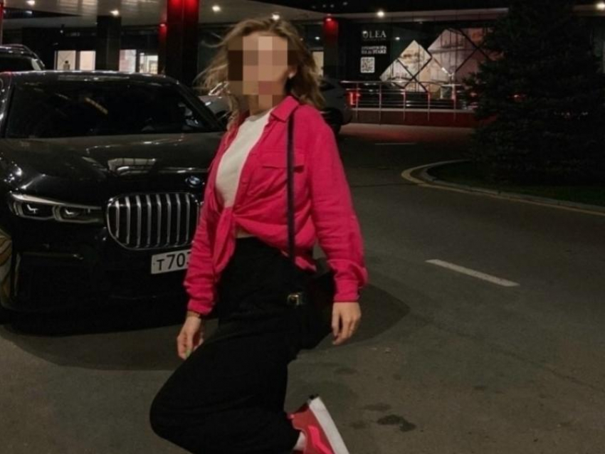 Грузовой поезд насмерть переехал девушку под Воронежем