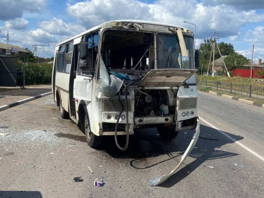 Беспилотник ВСУ атаковал автобус в Белгородской области 