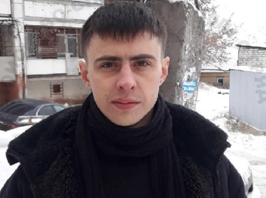 Мужчина с двумя шрамами на предплечье пропал в День Победы в Воронеже