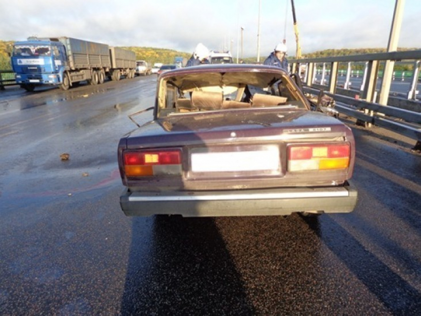 Под Воронежем «ЖИГУЛИ» после столкновения с ДАФом превратилась в хлам (ФОТО)