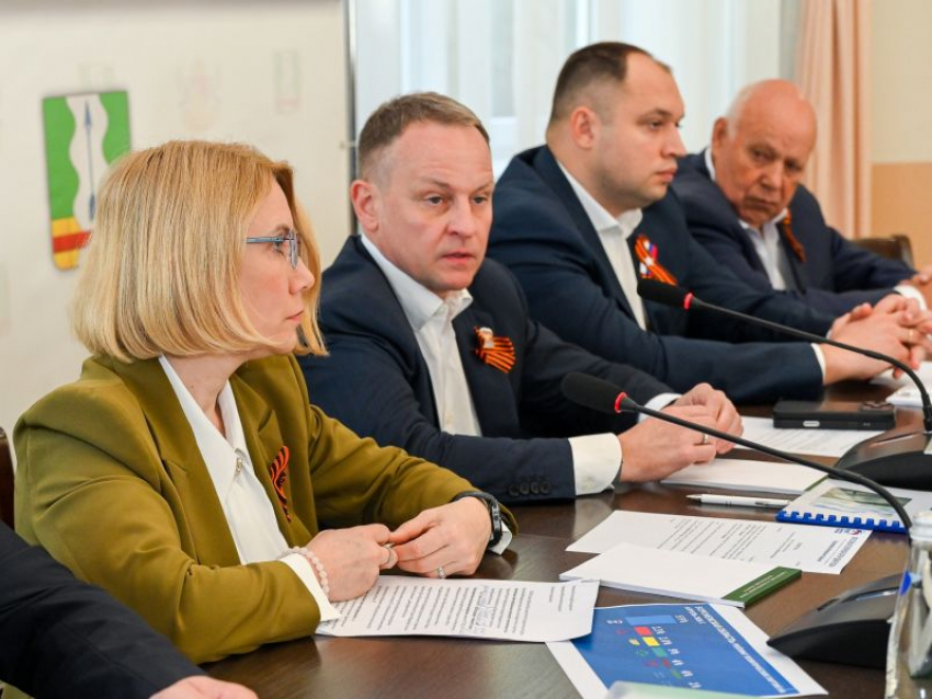Перед парламентской кампанией воронежские чиновники «спалили» рейтинги партий