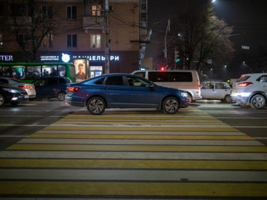 Воронежцам автоматически продлят срок действия водительских прав
