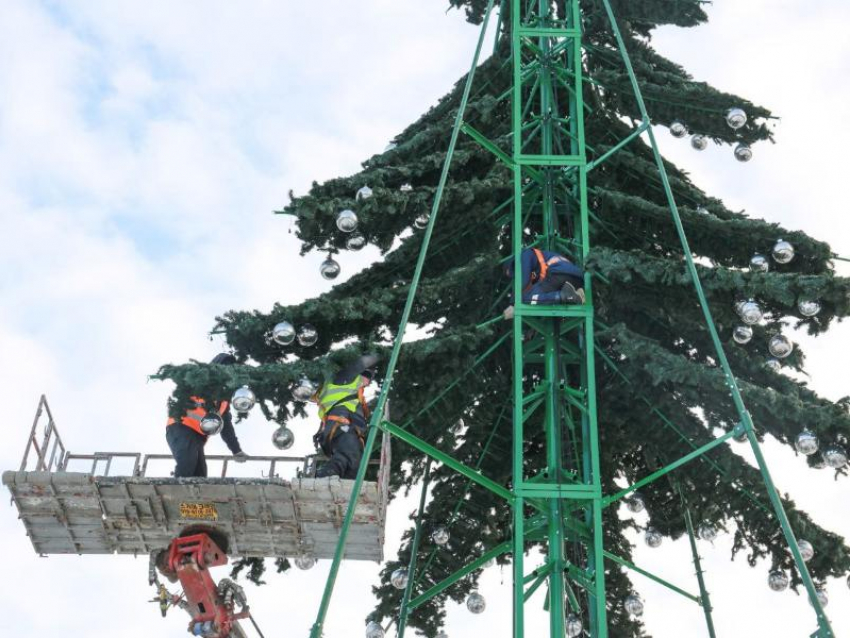 Какими новинками порадует новогодняя площадь Ленина, рассказали в мэрии Воронежа