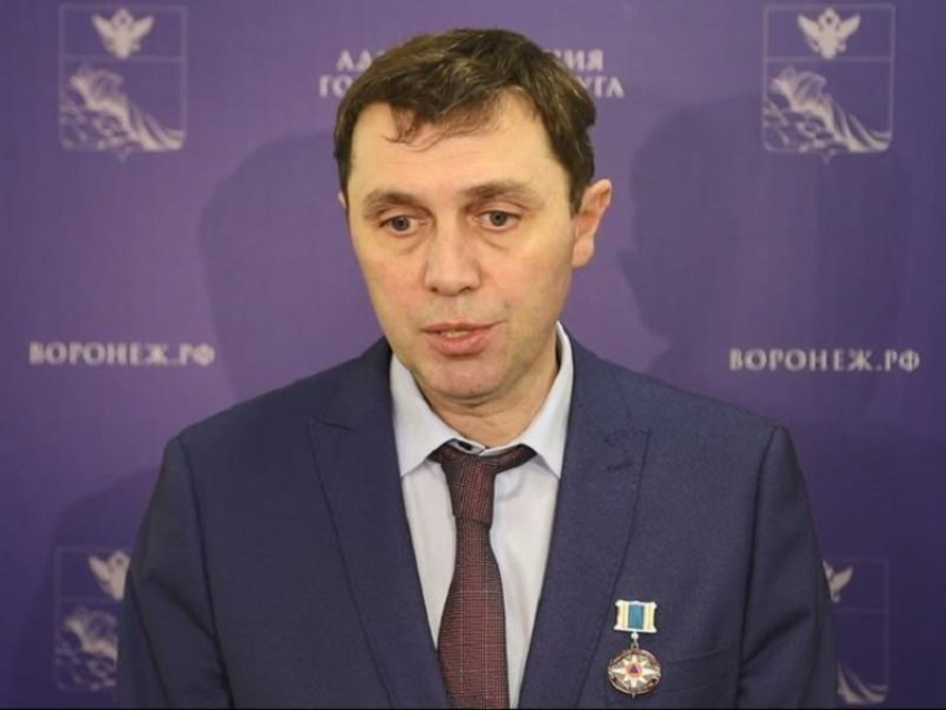 Петрин: 15 человек остаются в ПВР после удара скоростной воздушной цели по Воронежу