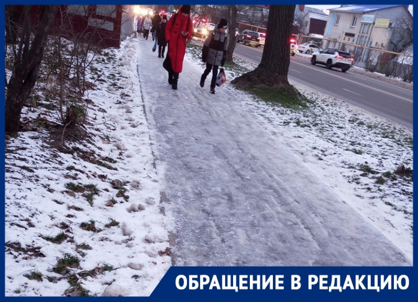 Опасное ледовое побоище образовалось вокруг мегашколы в Воронеже