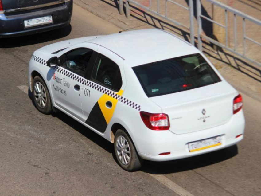 Воронежских таксистов лишают заработка ложными заказами