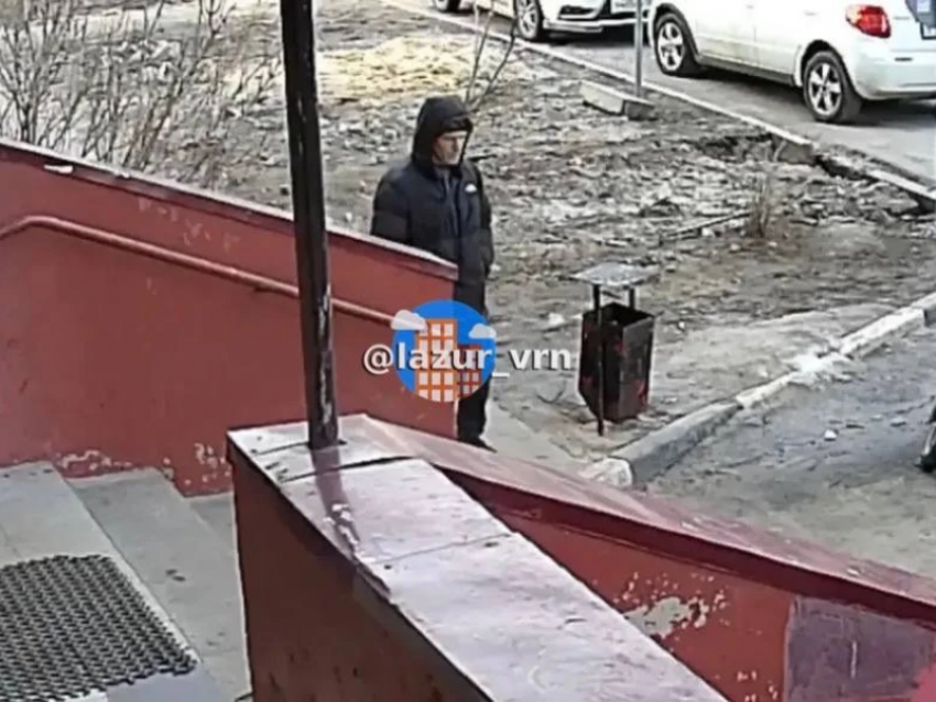 Эксгибиционист показал половой орган ребенку возле Воронежского ЖК