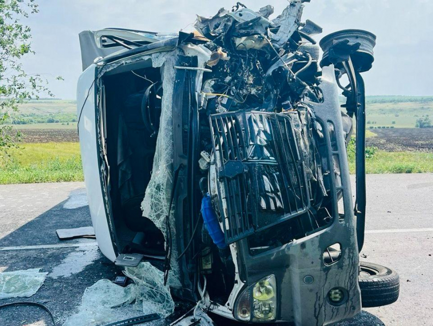 Ошибка при обгоне стоила жизни: смертельная авария под Воронежем