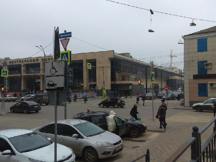 Светофоры установили у Центрального рынка в Воронеже