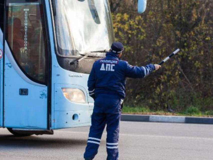 Воронежские полицейские начнут отлавливать маршрутчиков-лихачей