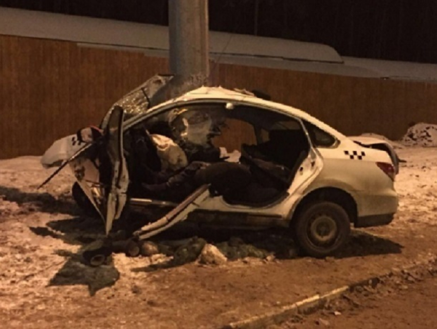 В полиции рассказали подробности ДТП с такси в Воронеже