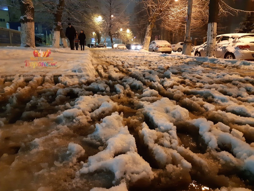 В хлюпающее месиво превратилась пешеходная улица Воронежа