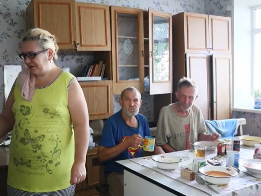 У кого-то нет ноги, а кто-то отсидел 20 лет: как выживают бездомные в Воронеже