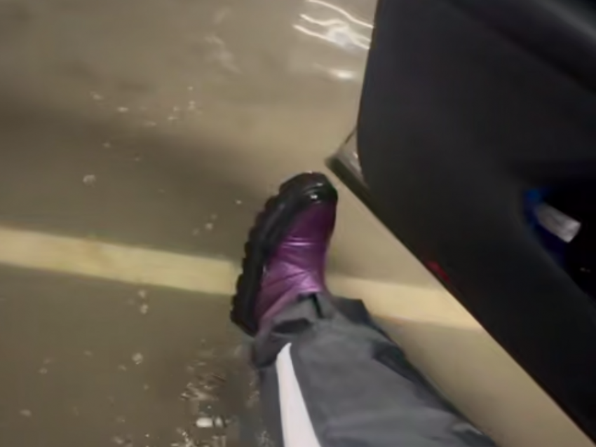 Подземный паркинг превратился в нечто странное в воронежском ЖК