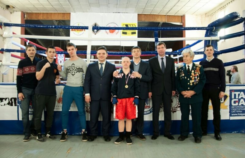 В Воронеже боксерские команды почтили память погибших работников органов госбезопасности