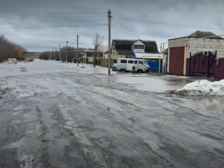 Прокуратура проводит проверку после прорыва дамбы в воронежской Ольховатке