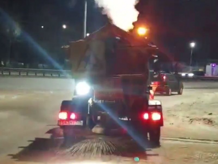 Опубликовано видео борьбы с наледью, из-за которой прокуратура наехала на мэра Воронежа