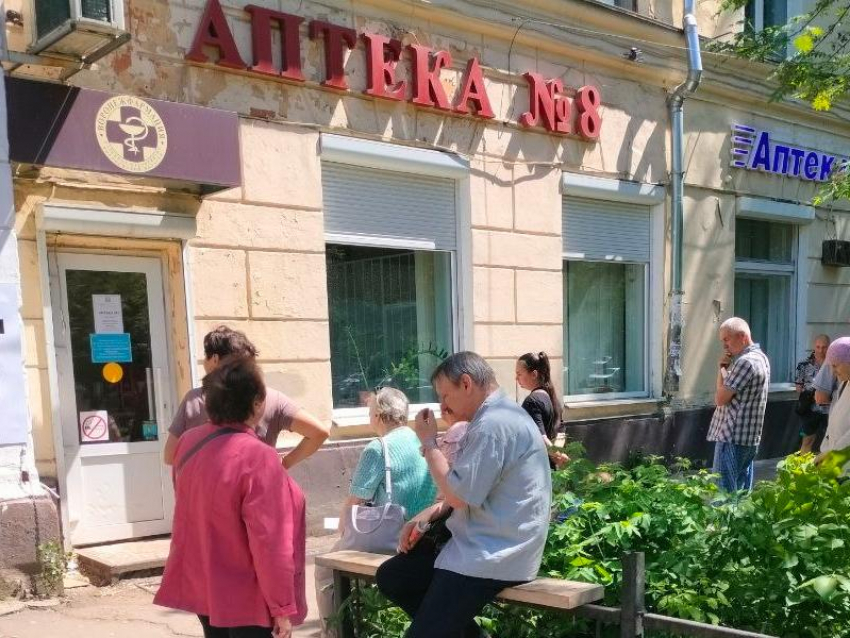 "Это беспредел какой-то!» – крайне странный график работы аптеки возмутил воронежцев