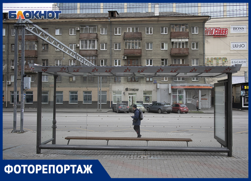 Тотальный игнор: как пассажиры и маршрутчики бойкотируют новую остановку в центре Воронежа 