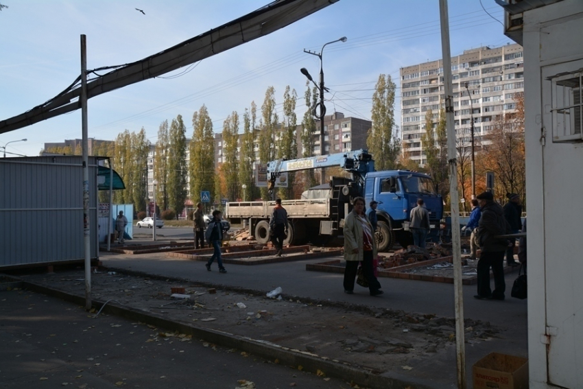 Предприниматели воронежского рынка «Молодежный": «Все рынки стоят на теплотрассах, только нас решили снести!"