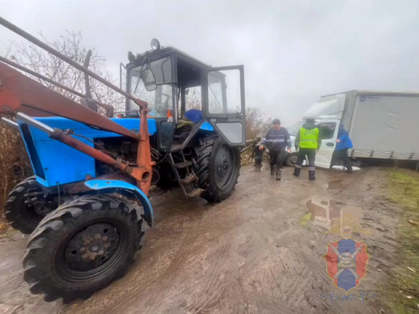 «Прям серьезно спасибо»: инспектор по пропаганде помог водителю в Воронежской области 