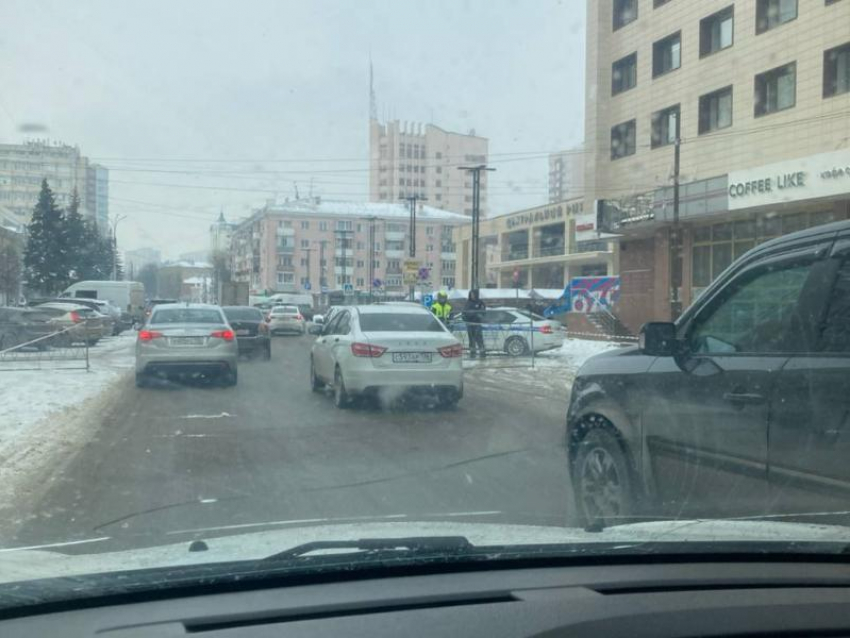 Скопление полиции в центре Воронежа обеспокоило горожан 