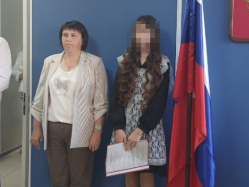 Осуждённая директор продолжает руководить воронежской школой?