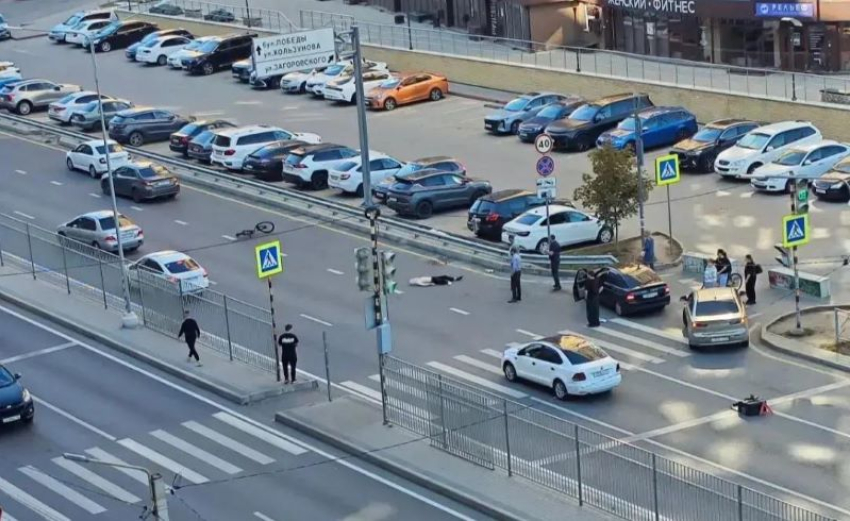 Курьера сбили прямо на пешеходном переходе в Воронеже
