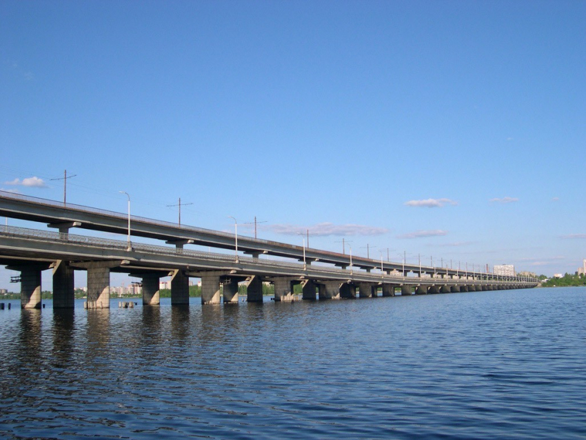 Воронежец ради спасения девушки спрыгнул с Северного моста 