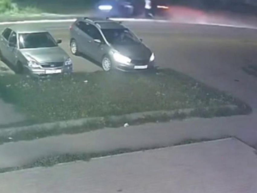 Момент смерти девочки под колесами лихача попал на видео в Борисоглебске 