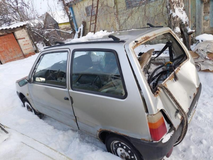 Пострадали три человека: машина уехала в кювет и перевернулась в Воронежской области