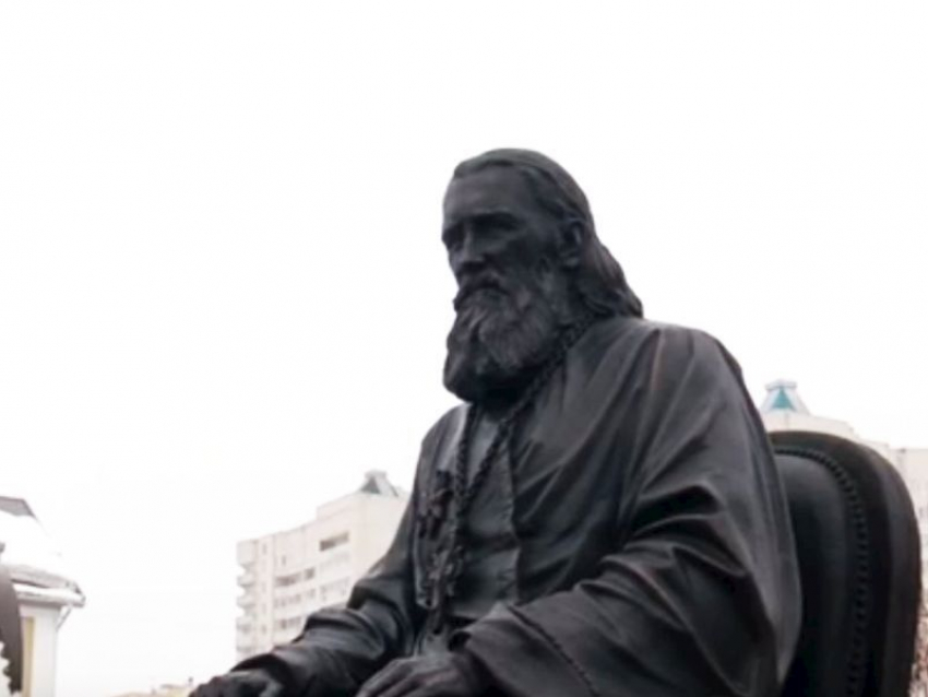 Памятник святому Иоанну Кронштадтскому открыли на севере Воронежа