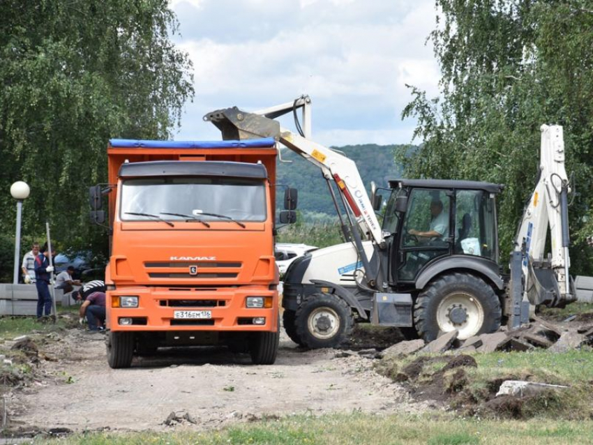 Захолустье у водохранилища пообещали благоустроить в воронежской Отрожке