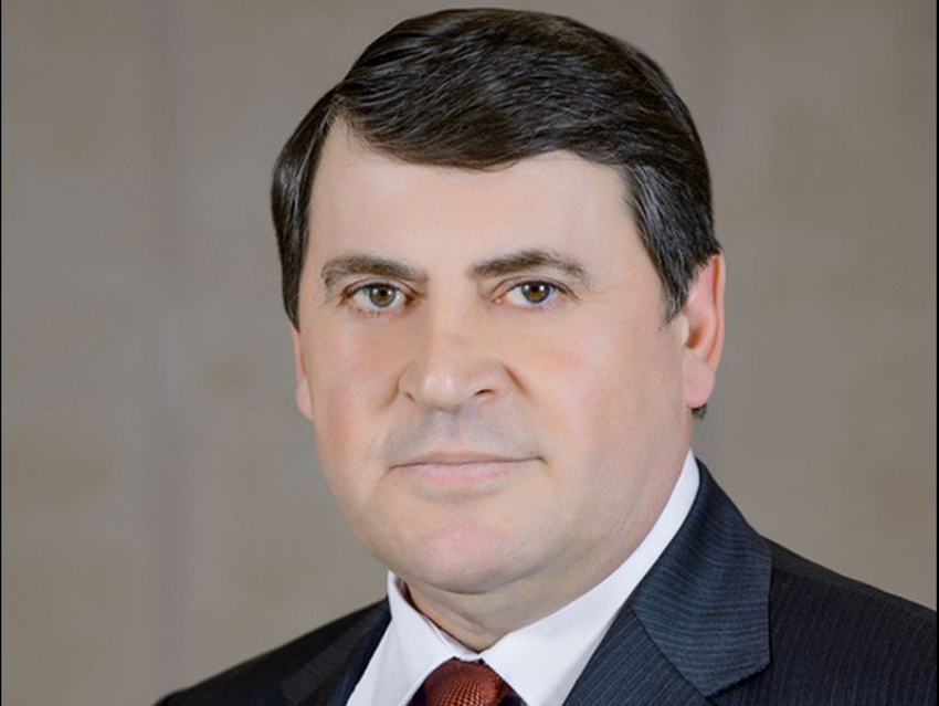 Колоритный политик и бывший воронежский вице-губернатор Геннадий Макин отмечает 69-летие