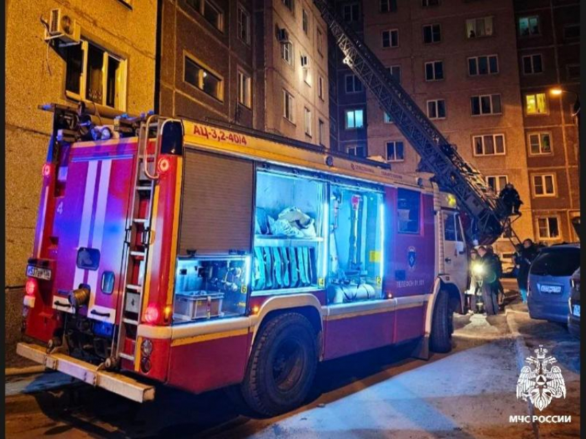 19 человек спасли из многоэтажного дома в Воронеже 