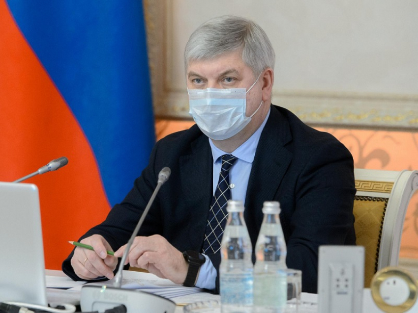 Губернатор Александр Гусев ослабил ковидные ограничения в Воронежской области