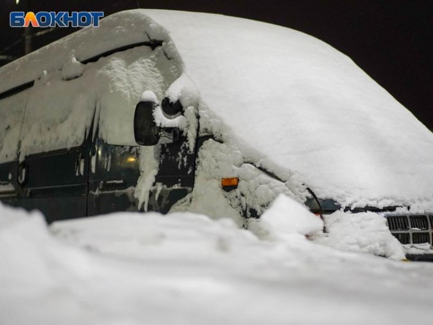 Желтый уровень опасности объявили в Воронежской области из-за снежных заносов
