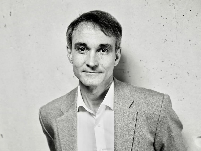 От иллюминатора раскладушки до сцены: воронежский актер, мечтавший о космосе, отметил 55-летие