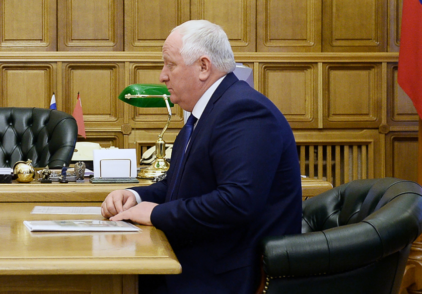 Глава Новохоперского района Виктор Петров встретился с губернатором Воронежской области