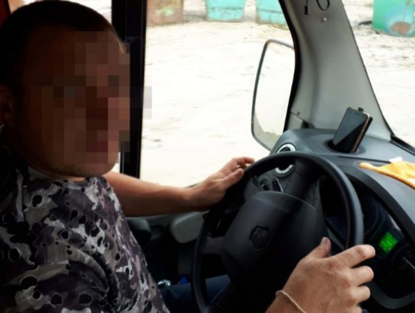 Воронежец заявил в полицию на кайфующего маршрутчика