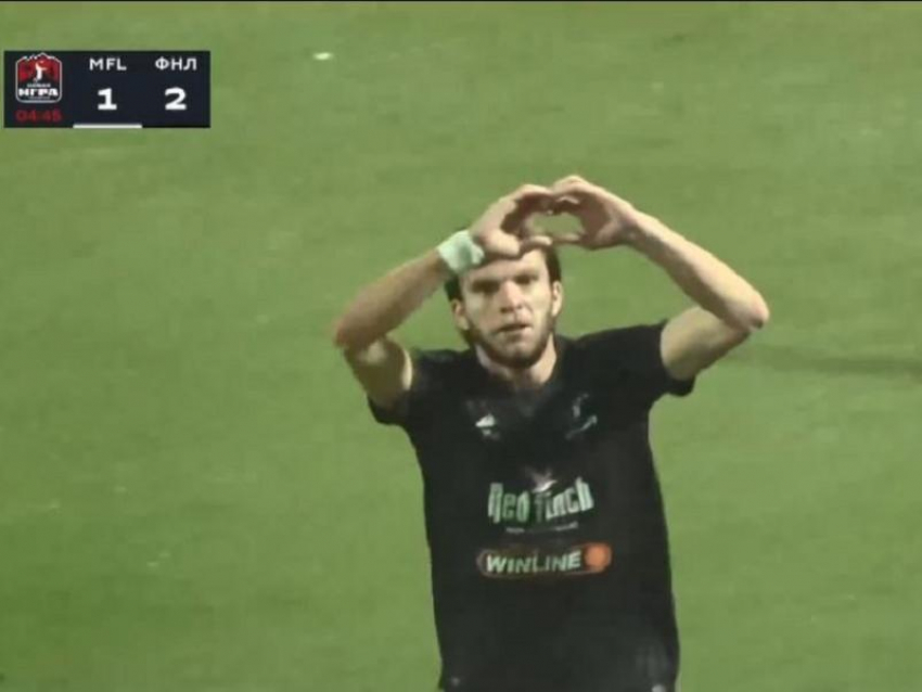 Появилось видео гола и паса полузащитника воронежского «Факела» в игре сборных ФНЛ и Медиалиги