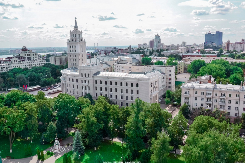 Неописуемую красоту Воронежа показали с высоты Благовещенского собора