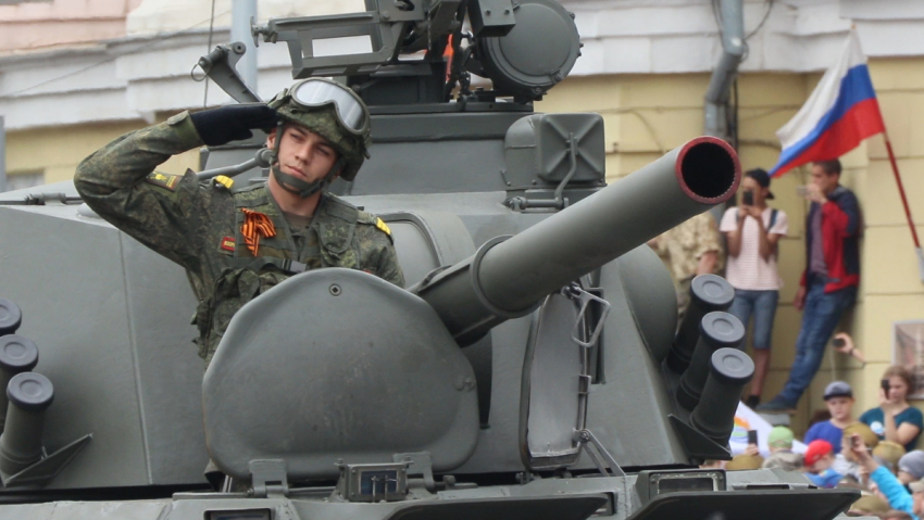 Демонстрация образцов военной техники в майские праздники обойдется мэрии Воронежа в 1,6 млн